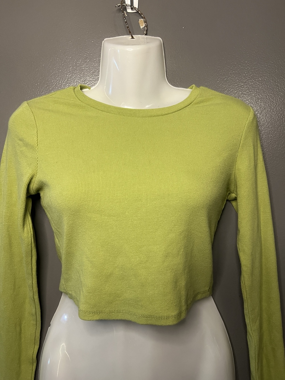 Garage Shirt Womens Medium Green Ribbed Crew Neck Long Sleeve Cropped Top